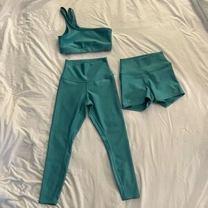 ALO Yoga Ocean Teal Airlift Excite Bra, Airlift Short, 7/8 Airlift Legging